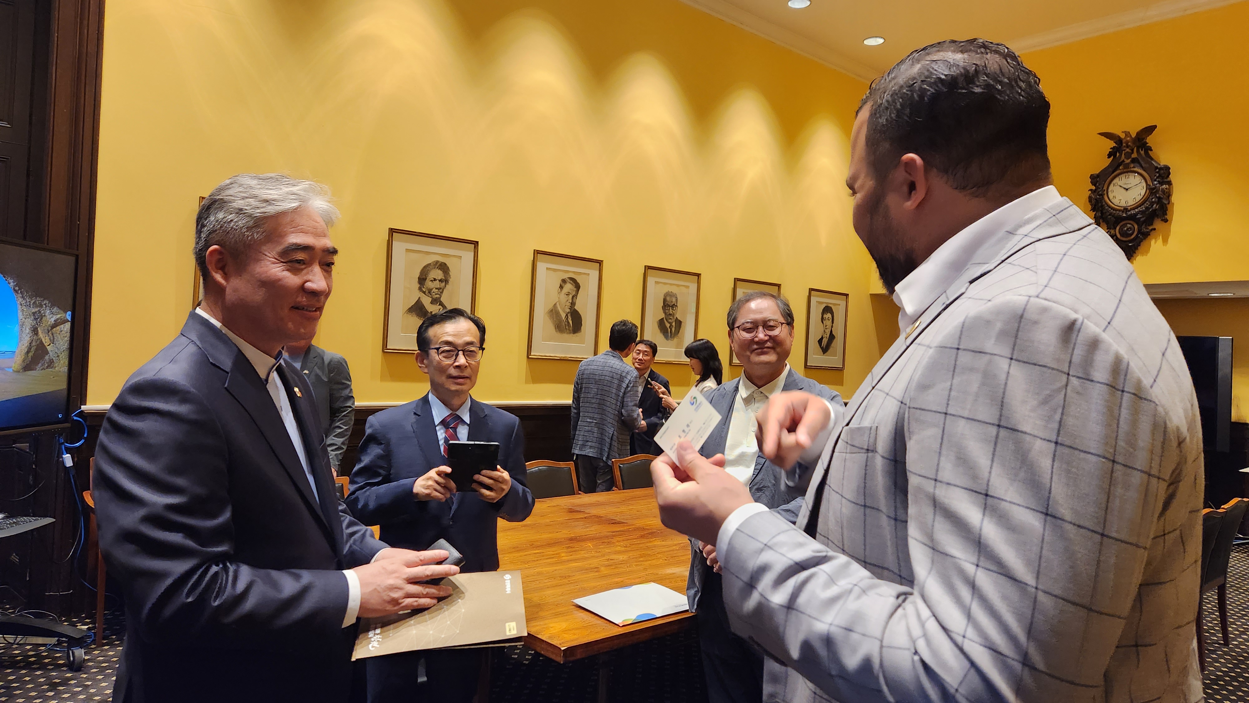 Changwon Photo Slider 41